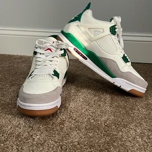 Jordan 4 Retro SB Pine Green